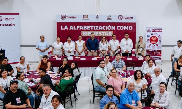 Fortalece Gobierno de Tuxpan acciones educativas con el foro “La alfabetización como camino al bienestar”