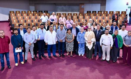 Atiende diputado Esteban Bautista a representantes sindicales