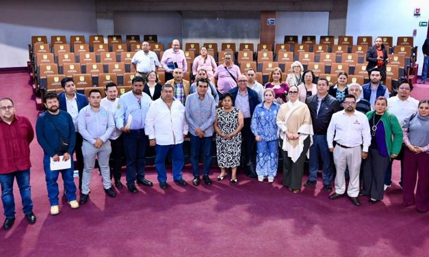 Atiende diputado Esteban Bautista a representantes sindicales