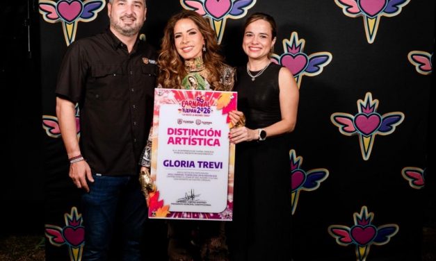 Récord histórico en Tuxpan: Gloria Trevi reúne a más de 30 mil asistentes y primer espectacular paseo del Carnaval 2026