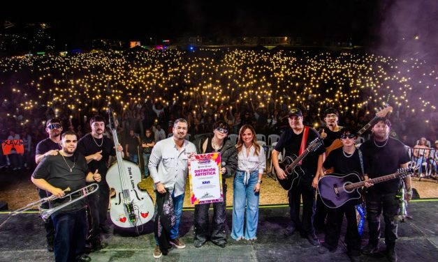 Nuevo récord, Tuxpan reúne a 50 mil personas con Xavi culminando los paseos del Carnaval Tuxpan 2026