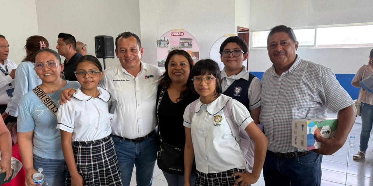 Entregan 230 lentes gratuitos a estudiantes de Tuxpan
