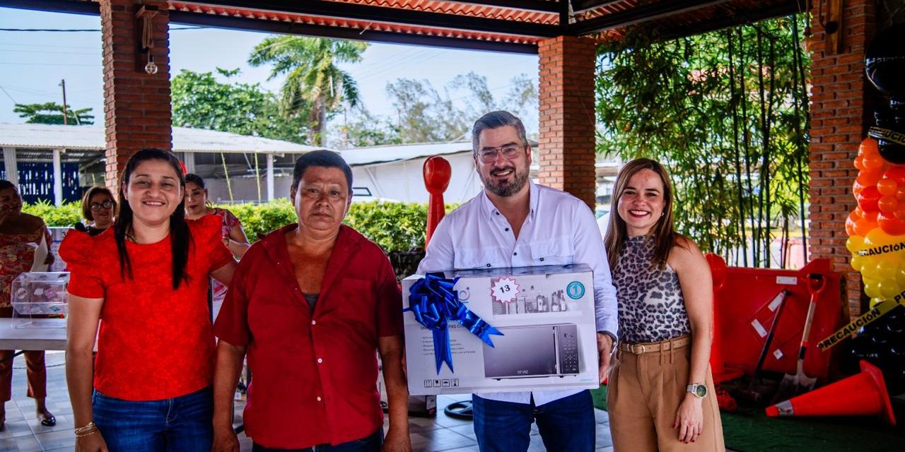 Reconoce Ayuntamiento de Tuxpan la labor de trabajadoras y trabajadores de la construcción