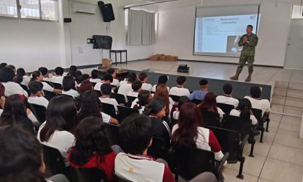 Ejército Mexicano imparte Plática de Prevención de Adicciones a estudiantes de Cd. Cuauhtémoc, Ver.