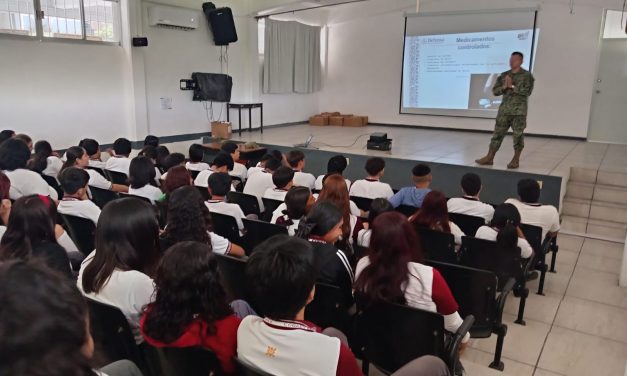 Ejército Mexicano imparte Plática de Prevención de Adicciones a estudiantes de Cd. Cuauhtémoc, Ver.
