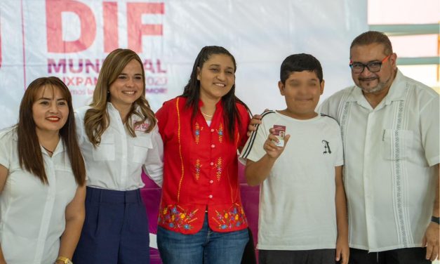 Tuxpan fortalece la inclusión con entrega de credenciales de discapacidad