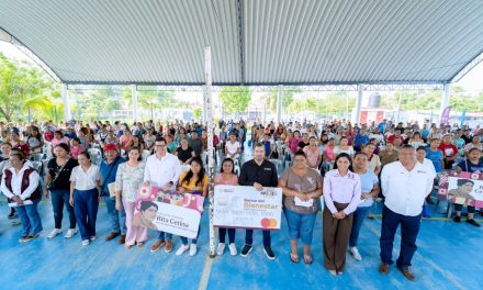 Entrega de 329 tarjetas de la Beca Universal “Rita Cetina” fortalece la educación de estudiantes tuxpeños