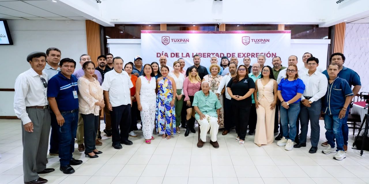 Reconocen en Tuxpan la labor de comunicadoras y comunicadores por el Día de la Libertad de Expresión