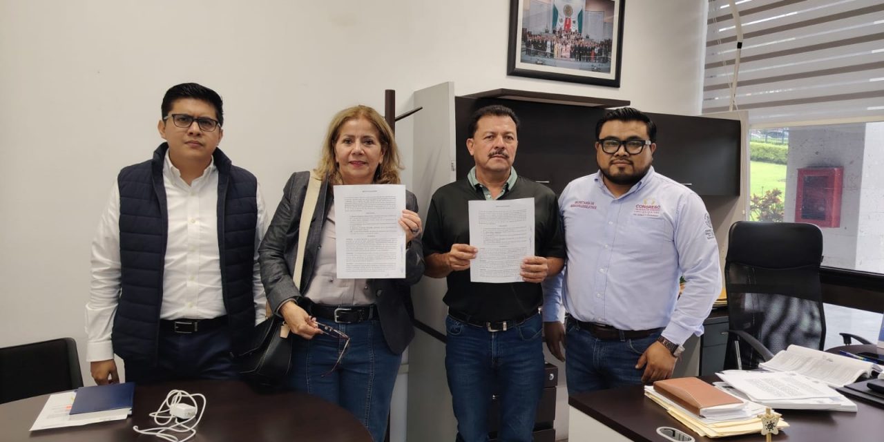 En el Congreso, firman acuerdos ediles de Camarón de Tejeda