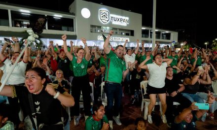 Gobierno Municipal devuelve la vida a la Plaza Cívica con transmisiones de la Selección Mexicana