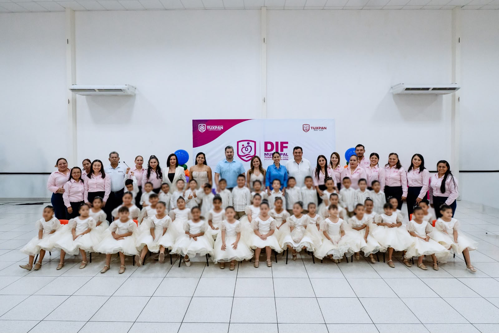 Se celebra la graduación de la generación 2023-2026 de los CAIC en Tuxpan