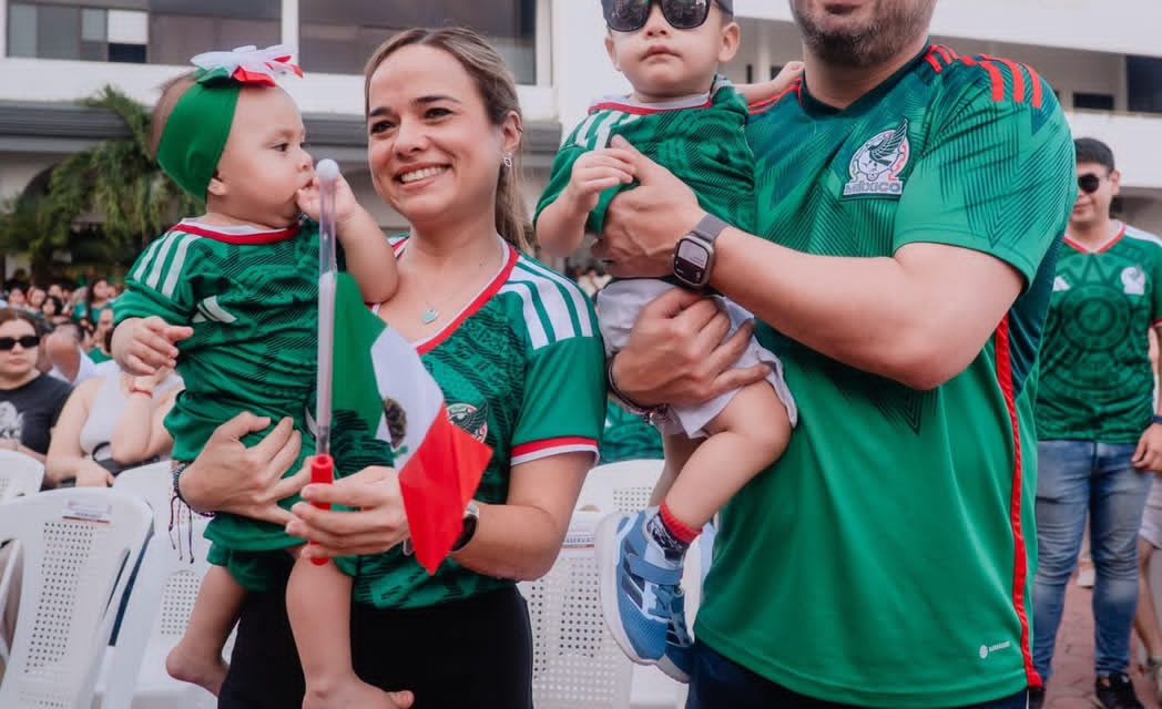 Gobierno Municipal devuelve la vida a la Plaza Cívica con transmisiones de la Selección Mexicana