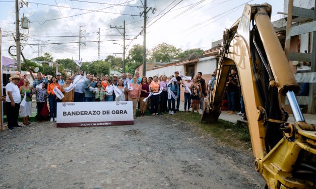 Gobierno de Tuxpan inicia pavimentación de calles en Santiago de la Peña