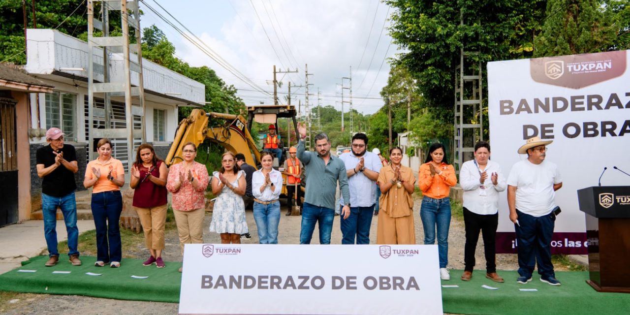 Gobierno de Tuxpan inicia pavimentación de calles en Santiago de la Peña