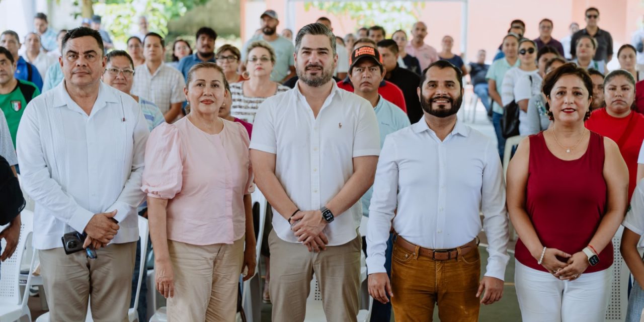 Se entregan 115 pantallas a 30 telesecundarias de Tuxpan