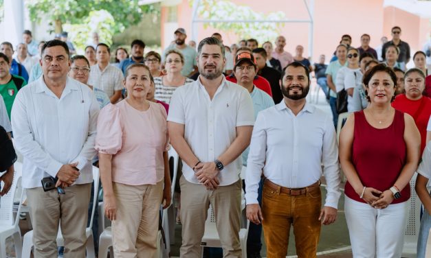 Se entregan 115 pantallas a 30 telesecundarias de Tuxpan