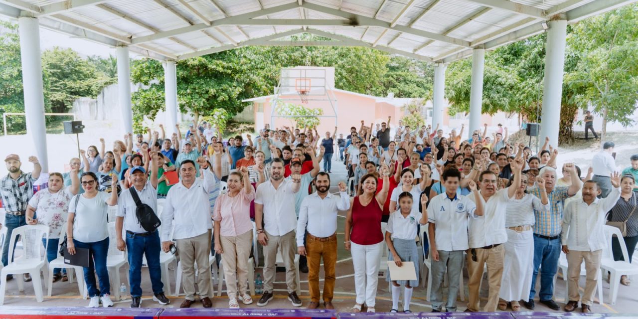 Se entregan 115 pantallas a 30 telesecundarias de Tuxpan