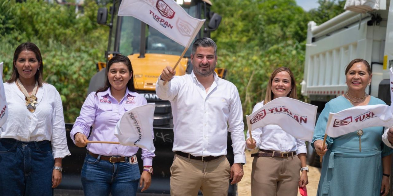 NUEVA MAQUINARIA A FAVOR DE TUXPAN