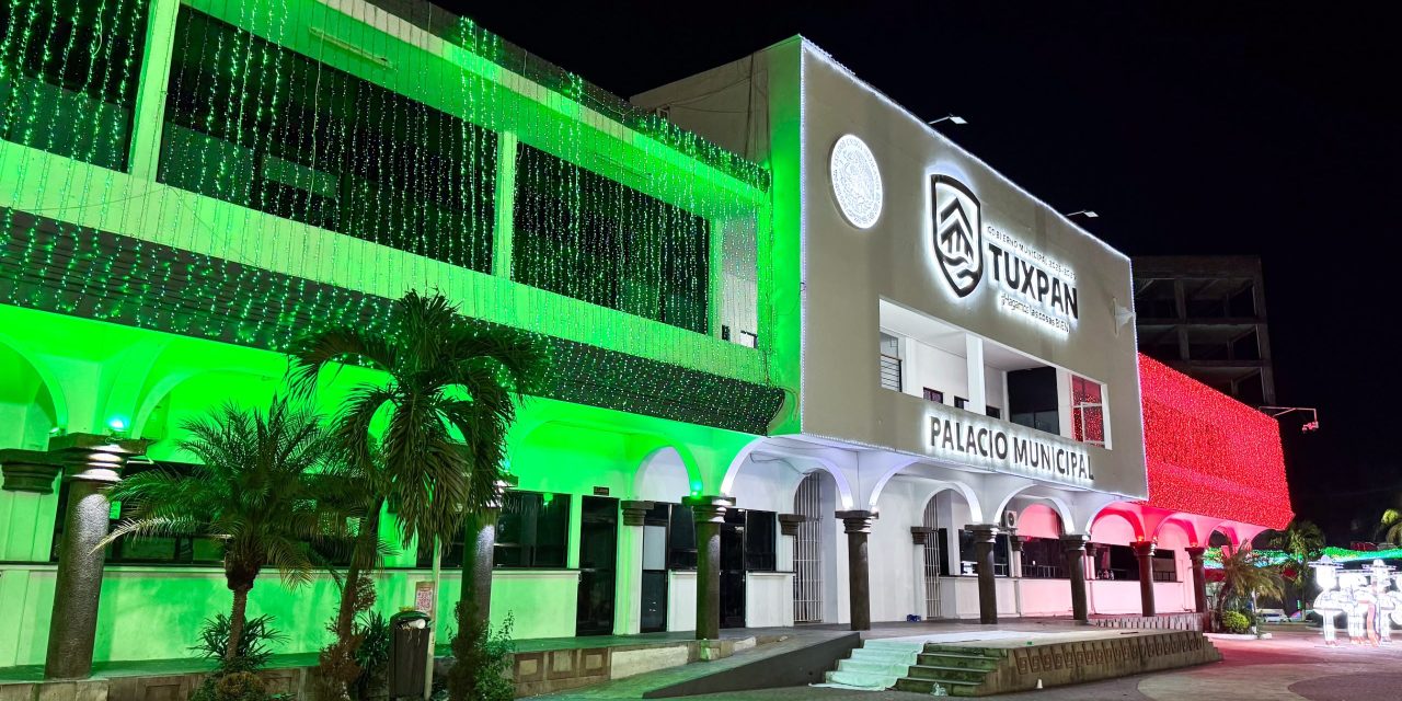 Tuxpan se ilumina de orgullo mexicano