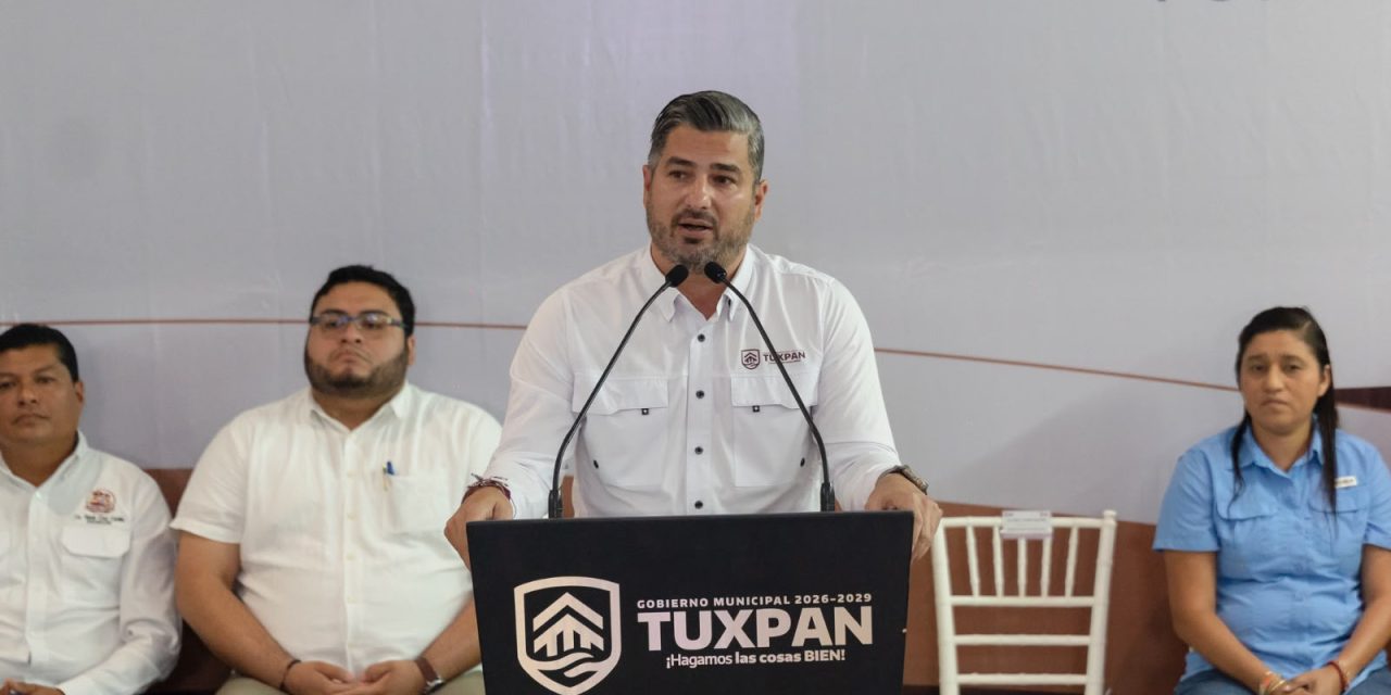 Daniel Cortina presenta por primera vez en la historia de Tuxpan el Proyecto de Presupuesto de Egresos