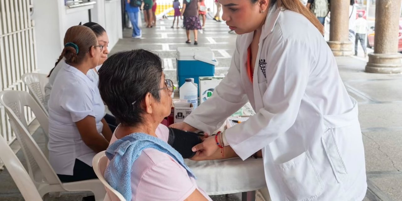 Módulo de vacunación y servicios preventivos de salud en el Ayuntamiento de Tuxpan