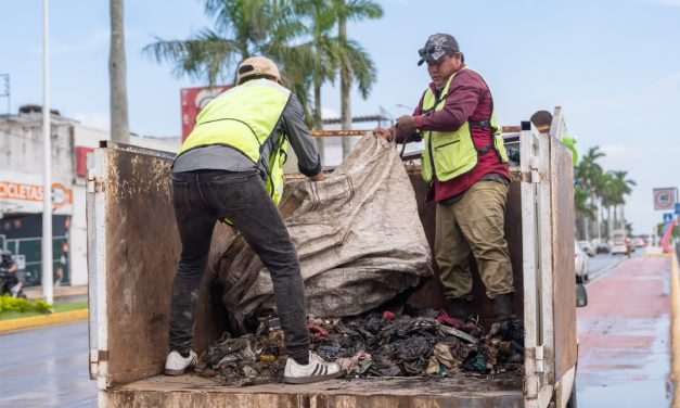 GOBIERNO DE TUXPAN RESPONDE DE MANERA INMEDIATA ANTE INCENDIO EN EL BULEVAR JESÚS REYES HEROLES