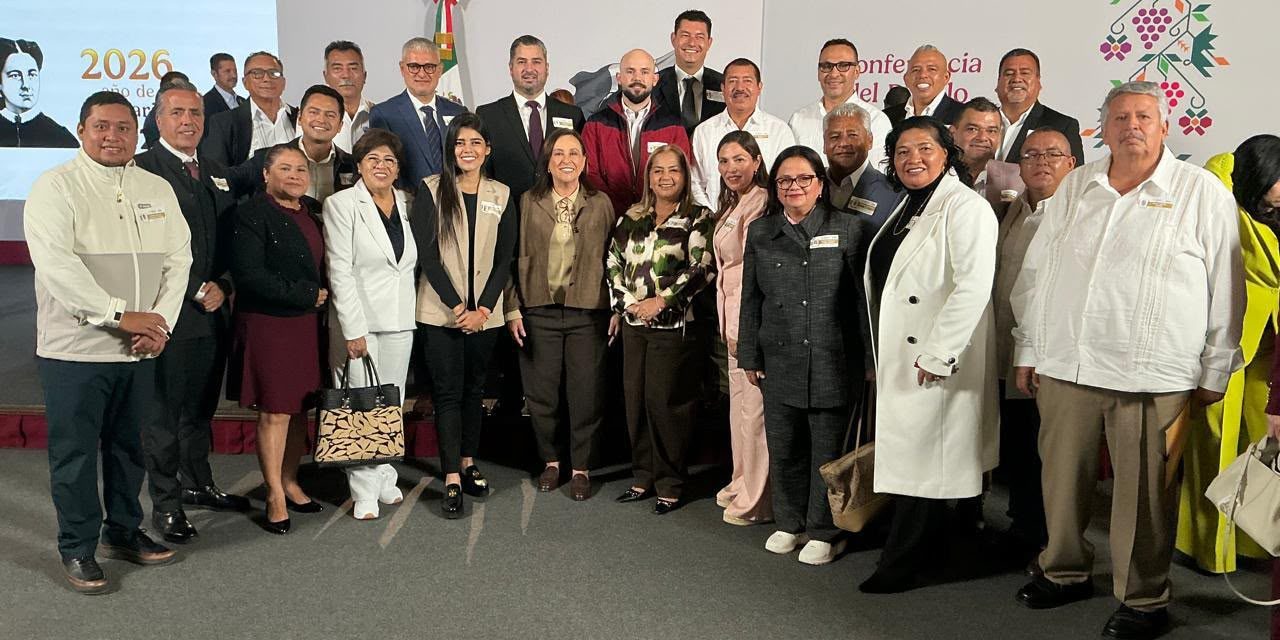 Alcalde Daniel Cortina asiste a reunión nacional encabezada por la presidenta de México, Claudia Sheinbaum Pardo